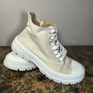 Soda Women's Canvas Cream High-Top Sneakers Size 6.5